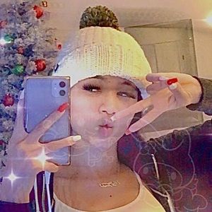 Meet your Posher, Ana